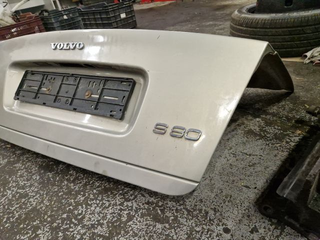 bontott VOLVO S80 Csomagtérajtó (Részeivel)