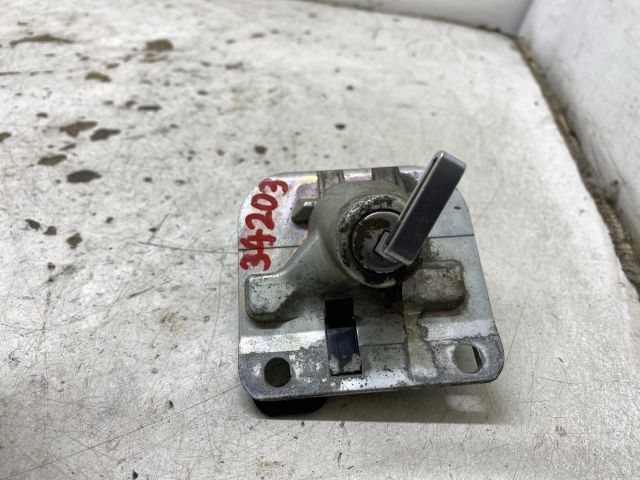 bontott VOLVO S80 Csomagtérajtó Zárbetét