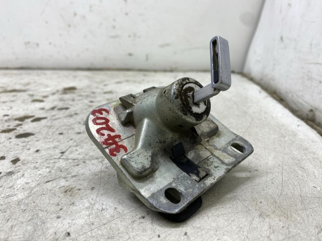 bontott VOLVO S80 Csomagtérajtó Zárbetét