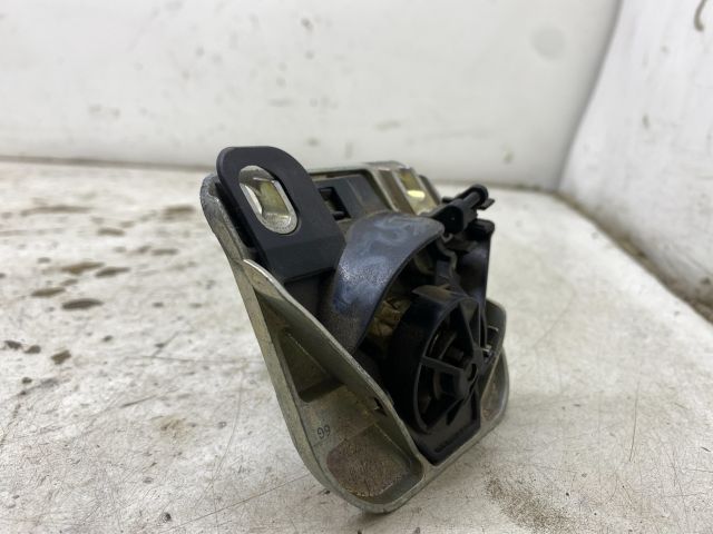 bontott VOLVO S80 Csomagtérajtó Zárbetét