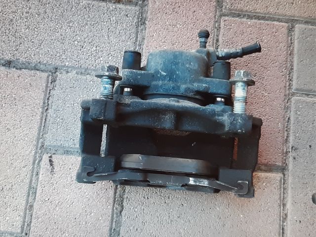 bontott VOLVO S80 Jobb első Féknyereg Munkahengerrel