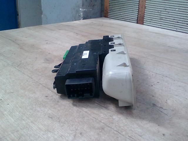 bontott VOLVO S80 Jobb első Ablakemelő Kapcsoló