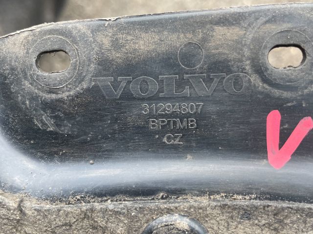 bontott VOLVO S80 Jobb első Első Dobbetét (Kerékjárati, Műanyag)