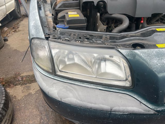 bontott VOLVO S80 Jobb Fényszóró