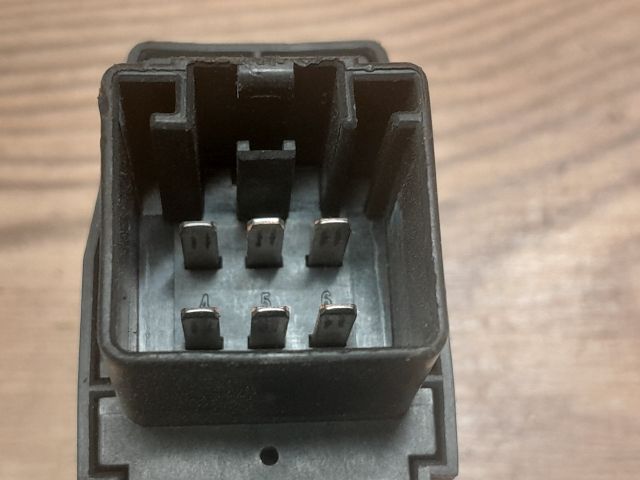 bontott VOLVO S80 Jobb hátsó Ablakemelő Kapcsoló