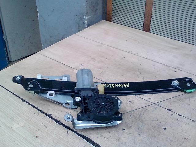 bontott VOLVO S80 Jobb hátsó Ablakemelő Szerkezet (Elektromos)