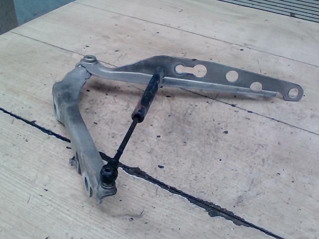 bontott VOLVO S80 Motorháztető Bal Zsanér