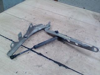 bontott VOLVO S80 Motorháztető Jobb Zsanér