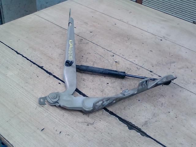 bontott VOLVO S80 Motorháztető Jobb Zsanér