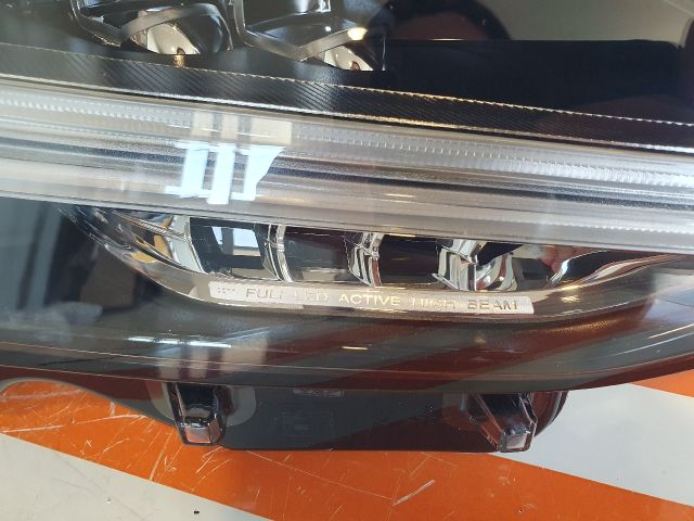 bontott VOLVO S90 Jobb Fényszóró