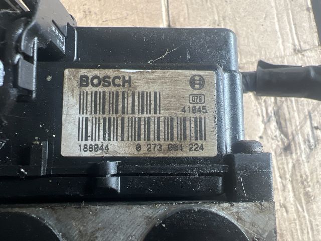 bontott VOLVO V40 ABS Kocka