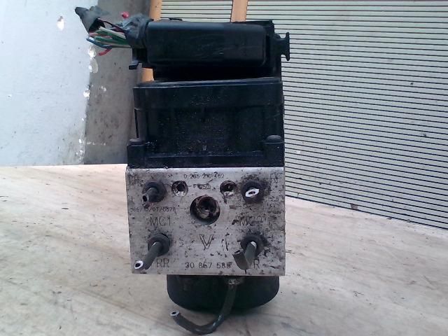 bontott VOLVO V40 ABS Kocka