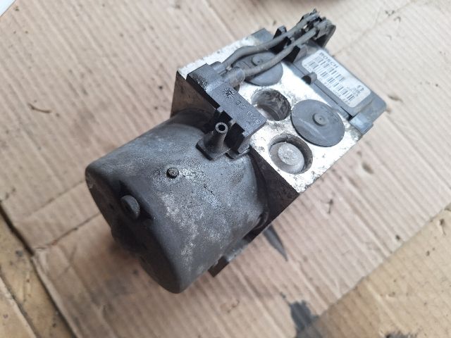 bontott VOLVO V40 ABS Kocka