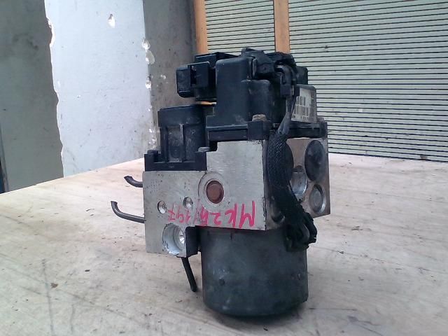 bontott VOLVO V40 ABS Kocka