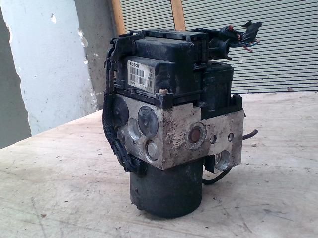 bontott VOLVO V40 ABS Kocka