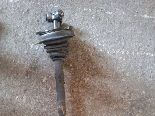 bontott VOLVO V40 Bal Féltengely