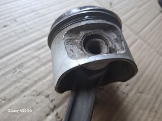 bontott VOLVO V40 Dugattyú és Hajtókar