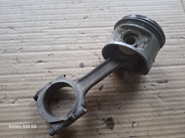 bontott VOLVO V40 Dugattyú és Hajtókar