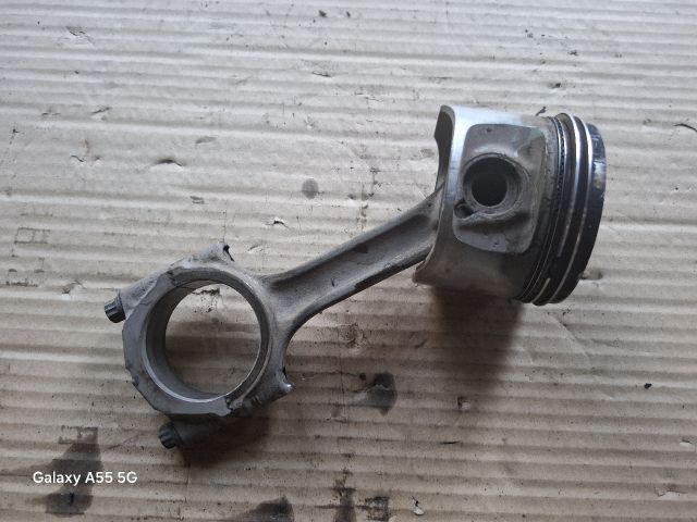 bontott VOLVO V40 Dugattyú és Hajtókar