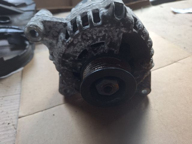 bontott VOLVO V40 Generátor