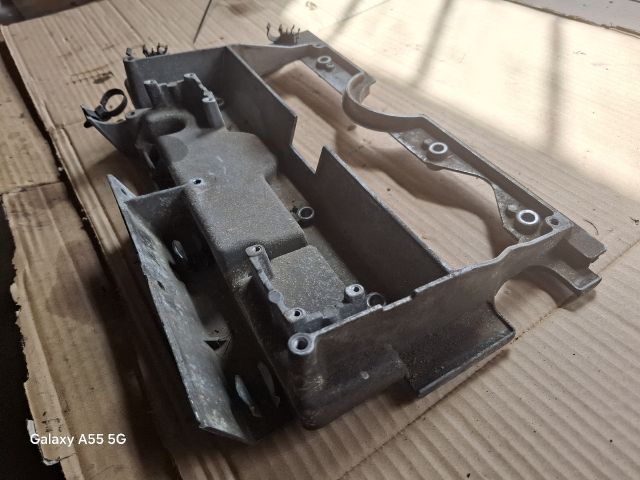 bontott VOLVO V40 Gyújtáselosztó Fedél