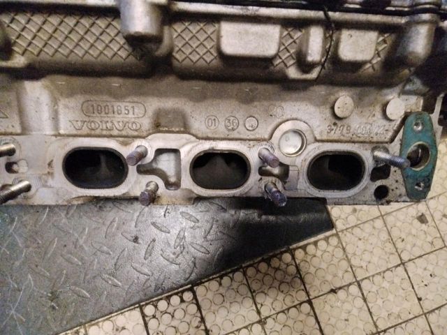 bontott VOLVO V40 Hengerfej