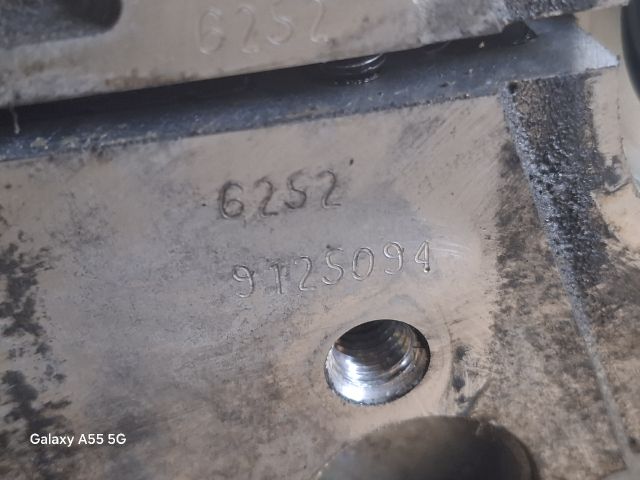 bontott VOLVO V40 Hengerfej