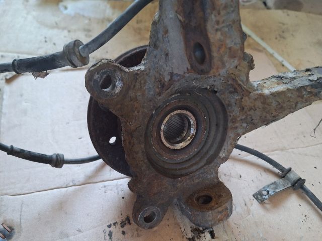 bontott VOLVO V40 Jobb első Csonkállvány Kerékaggyal