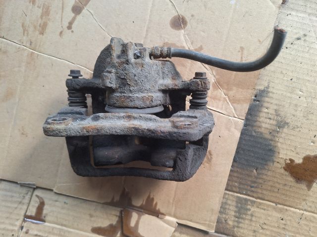 bontott VOLVO V40 Jobb első Féknyereg Munkahengerrel