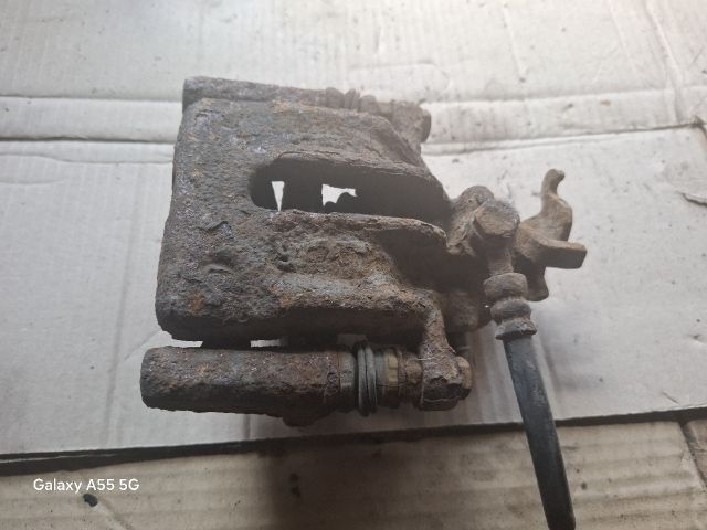 bontott VOLVO V40 Jobb hátsó Féknyereg Munkahengerrel