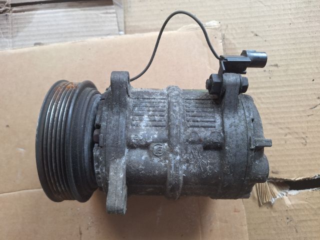 bontott VOLVO V40 Klímakompresszor