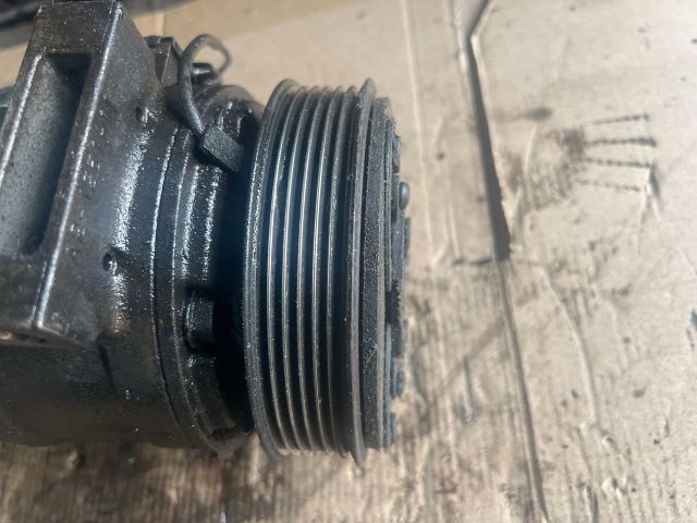 bontott VOLVO V40 Klímakompresszor