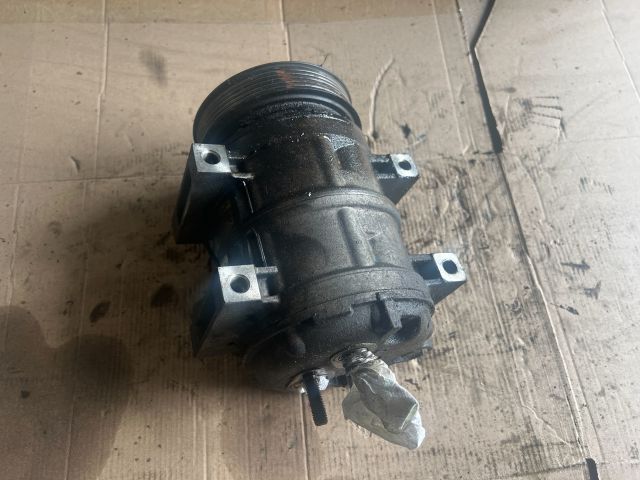 bontott VOLVO V40 Klímakompresszor