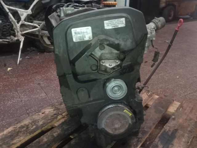 bontott VOLVO V40 Motor (Fűzött blokk hengerfejjel)