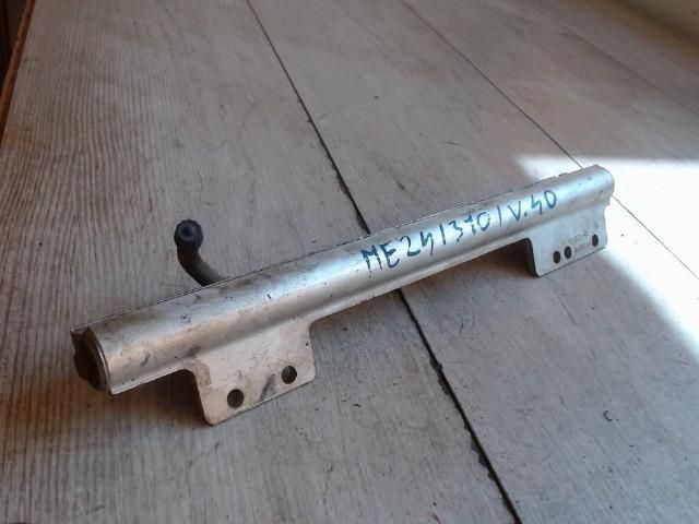 bontott VOLVO V40 Porlasztó Sor / Híd