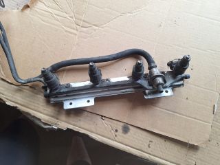 bontott VOLVO V40 Porlasztó Sor / Híd