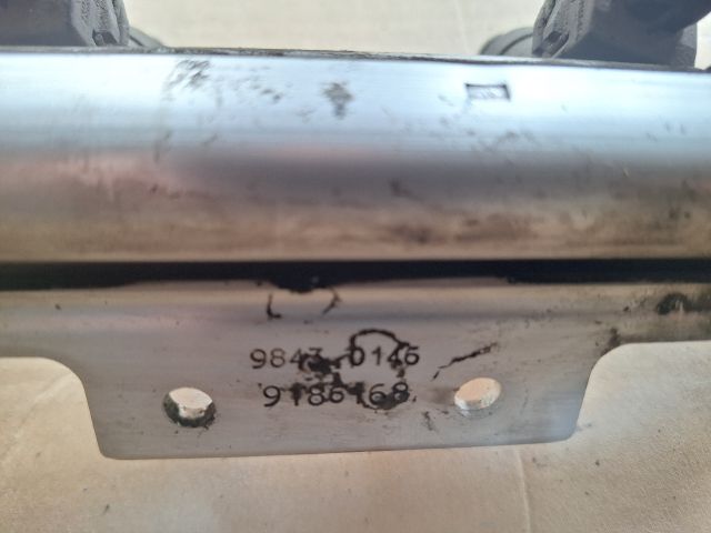 bontott VOLVO V40 Porlasztó Sor / Híd