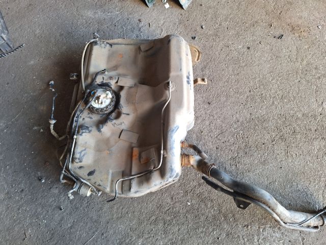 bontott VOLVO V40 Tank