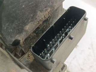 bontott VOLVO V40 ABS Kocka