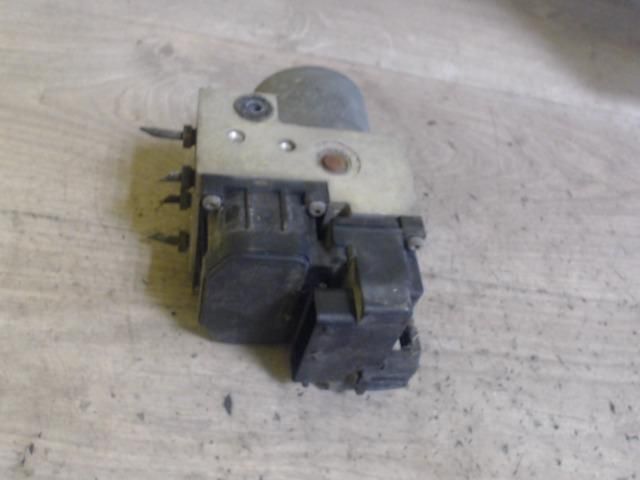 bontott VOLVO V40 ABS Kocka