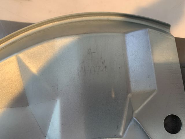 bontott VOLVO V40 Bal első Fék Porvédő Lemez