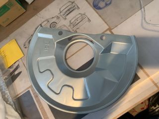 bontott VOLVO V40 Bal első Fék Porvédő Lemez