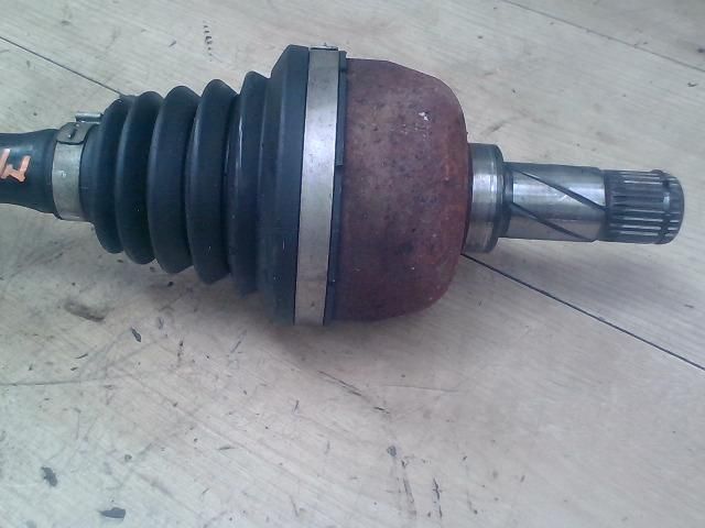 bontott VOLVO V40 Bal Féltengely