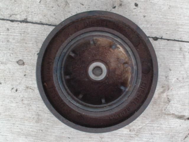 bontott VOLVO V40 Főtengely Szíjtárcsa