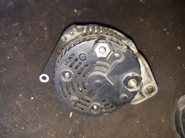 bontott VOLVO V40 Generátor