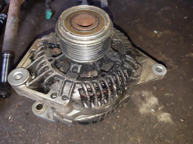 bontott VOLVO V40 Generátor