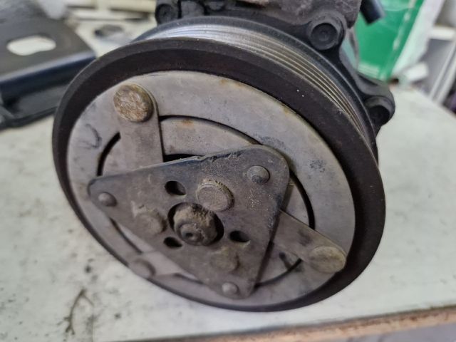 bontott VOLVO V40 Klímakompresszor