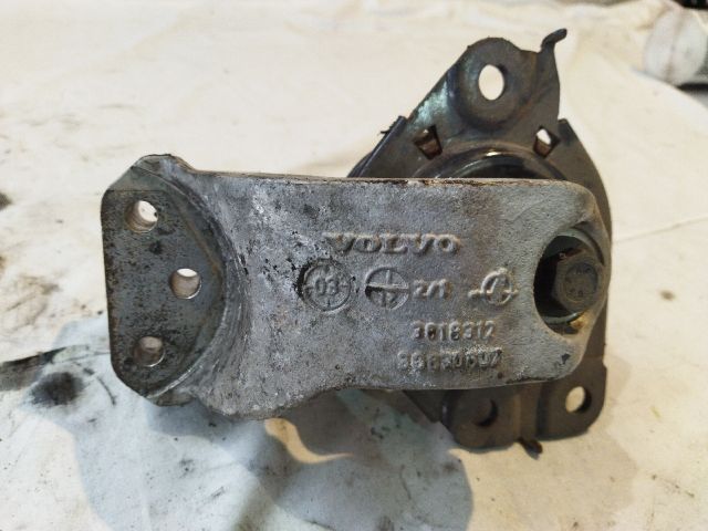 bontott VOLVO V40 Motor Tartó Bak (Pozíciófüggetlen)