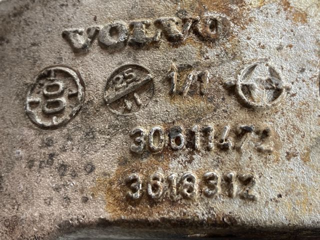 bontott VOLVO V40 Motor Tartó Bak (Pozíciófüggetlen)