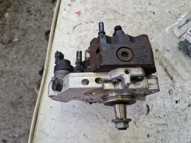 bontott VOLVO V40 Nagynyomású Szivattyú